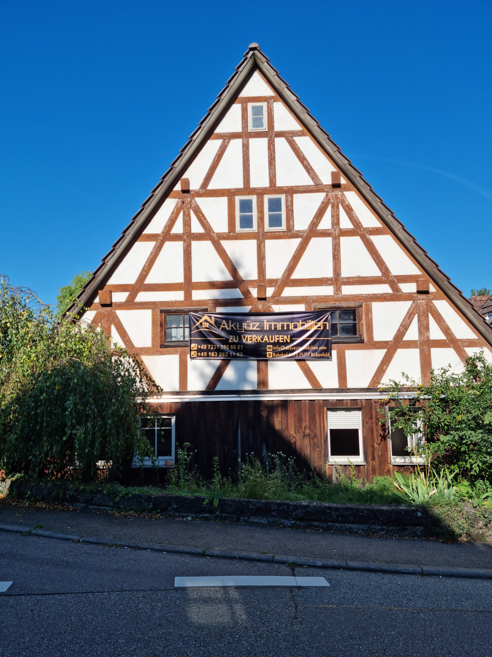 "Schnäppchenpreis" renovierungsbedürftiges Haus auf einem schönen großem Grundstück "Schnäppchenpreis" renovierungsbedürftiges Haus auf einem schönen großem Grundstück